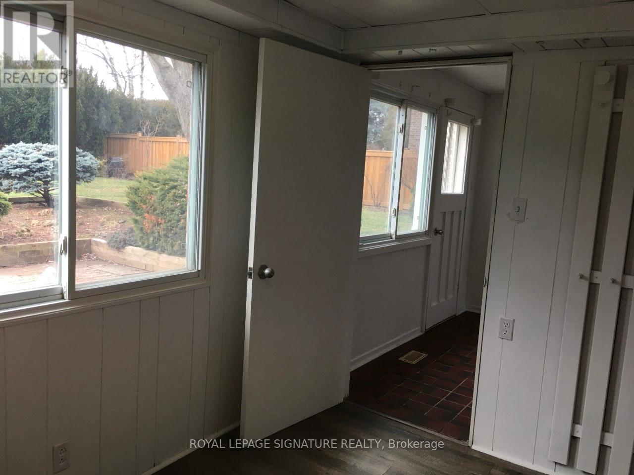 452 Stanfield Drive, Oakville, Ontario  L6L 3P9 - Photo 13 - W12940274