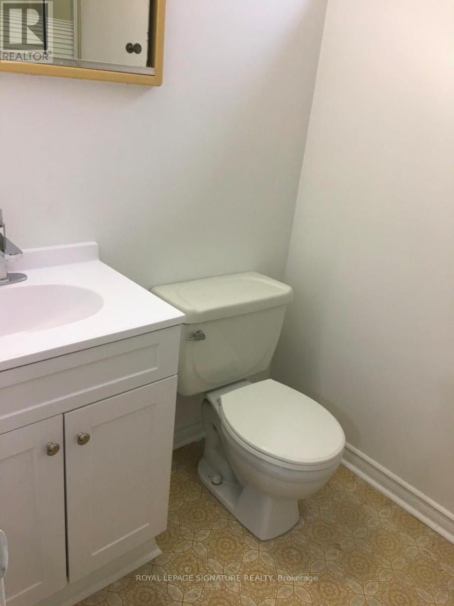 452 Stanfield Drive, Oakville, Ontario  L6L 3P9 - Photo 17 - W12940274