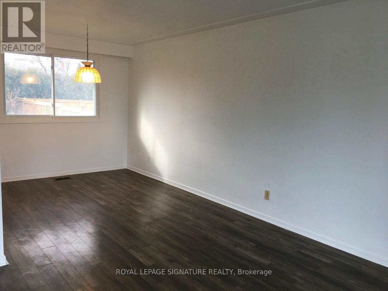 452 Stanfield Drive, Oakville, Ontario  L6L 3P9 - Photo 4 - W12940274