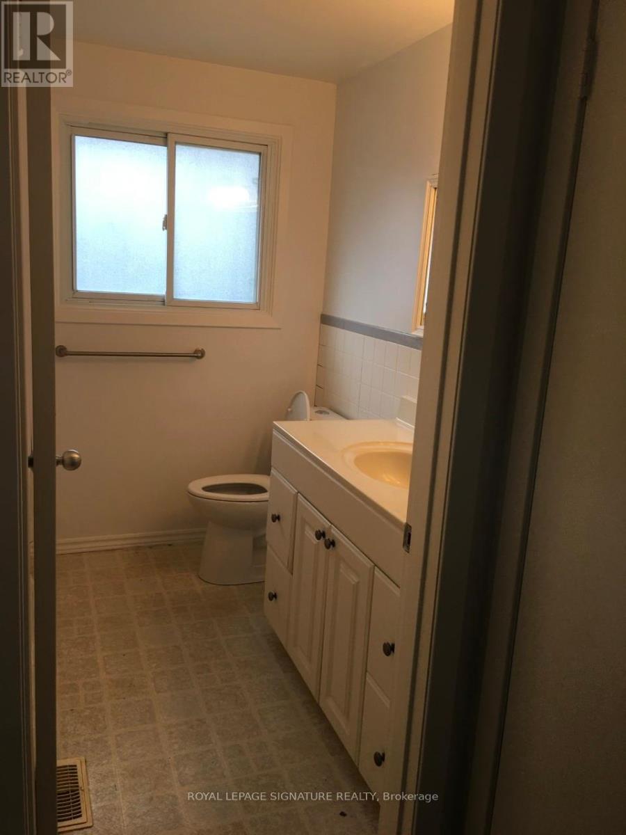 452 Stanfield Drive, Oakville, Ontario  L6L 3P9 - Photo 7 - W12940274