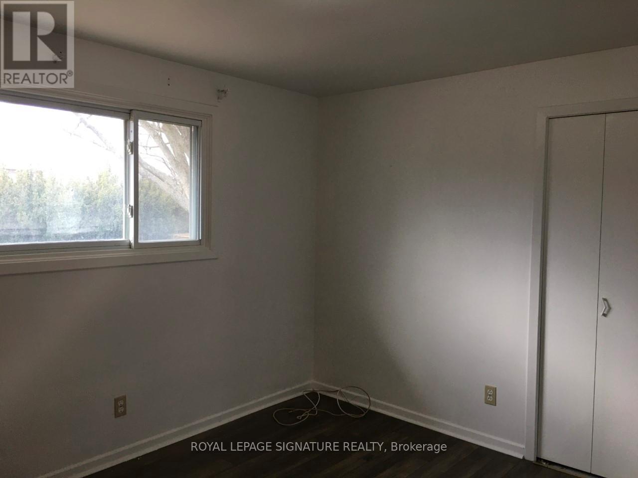 452 Stanfield Drive, Oakville, Ontario  L6L 3P9 - Photo 9 - W12940274