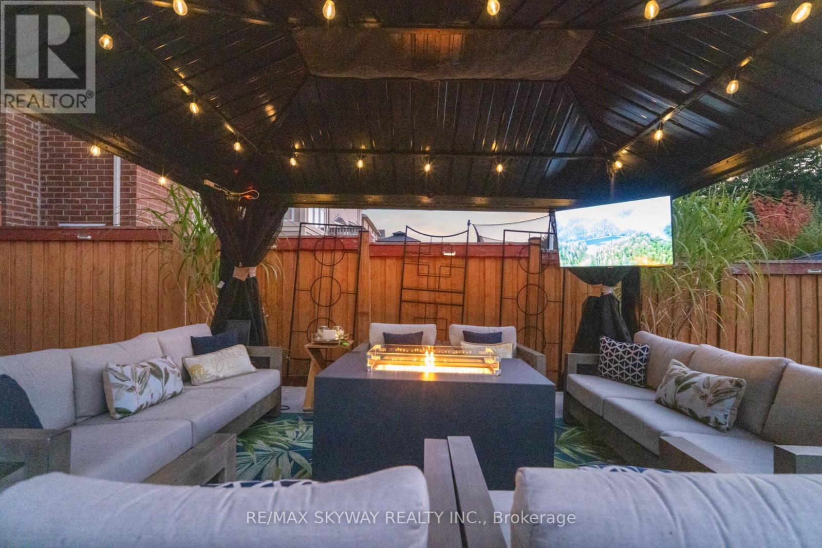 90 Aylesbury Drive, Brampton, Ontario  L7A 0W3 - Photo 33 - W12940280