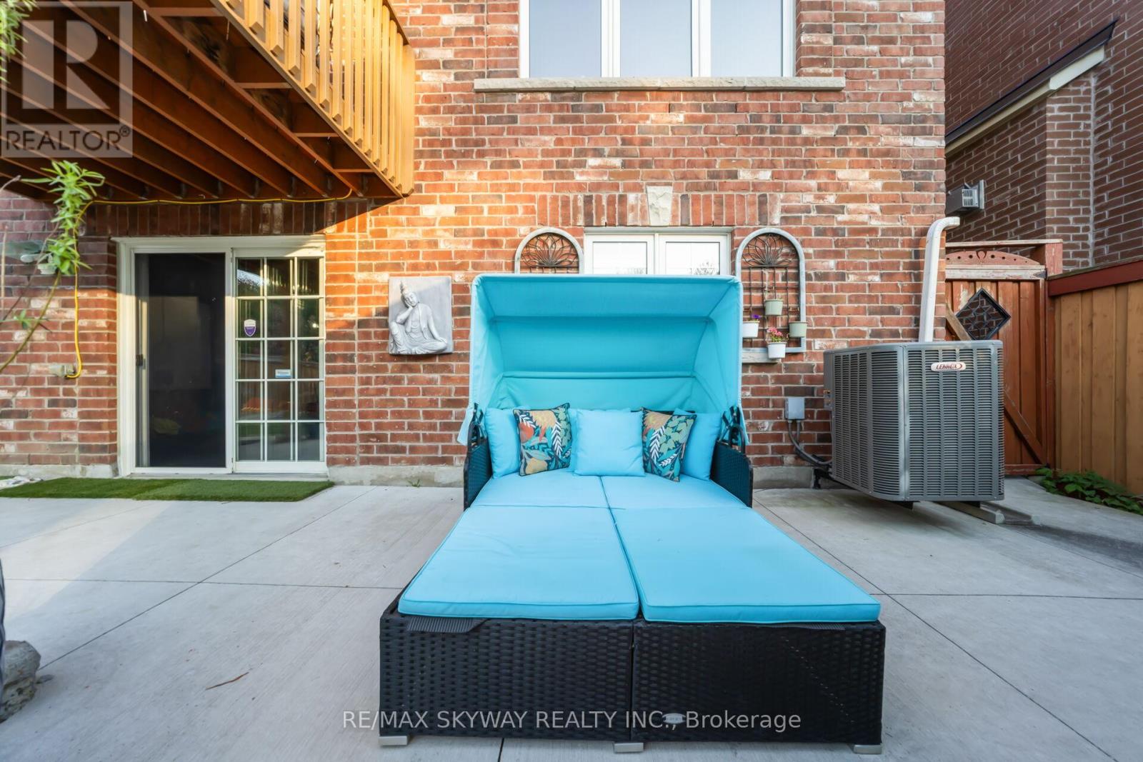 90 Aylesbury Drive, Brampton, Ontario  L7A 0W3 - Photo 35 - W12940280