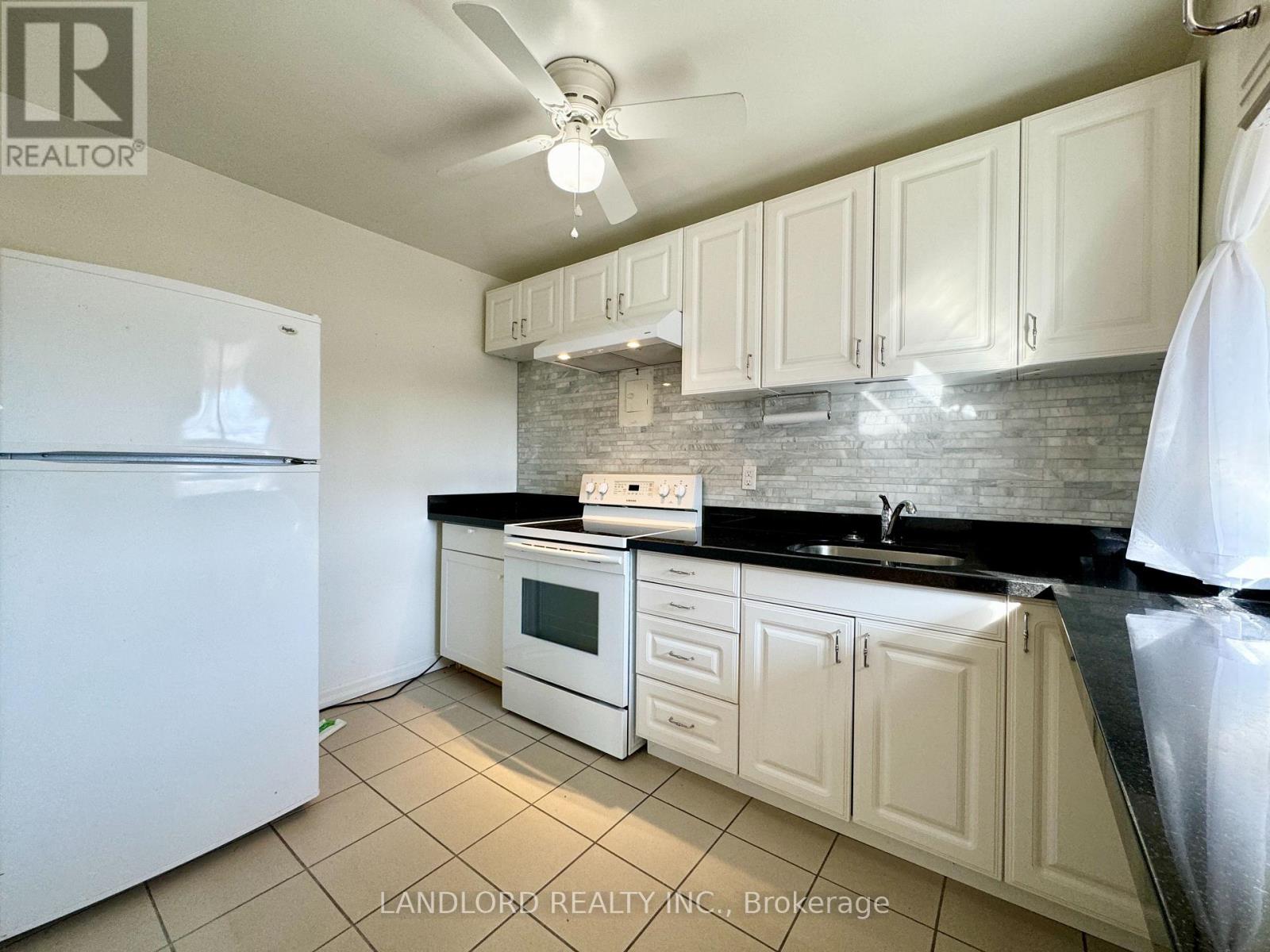 5 - 2696 LAKE SHORE BOULEVARD W, Toronto, Ontario