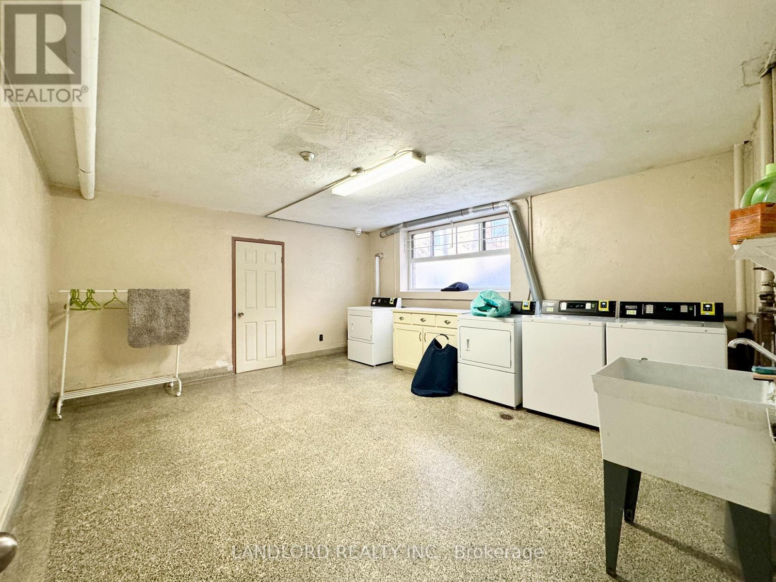 5 - 2696 Lake Shore Boulevard W, Toronto, Ontario  M8V 1G8 - Photo 14 - W12940358