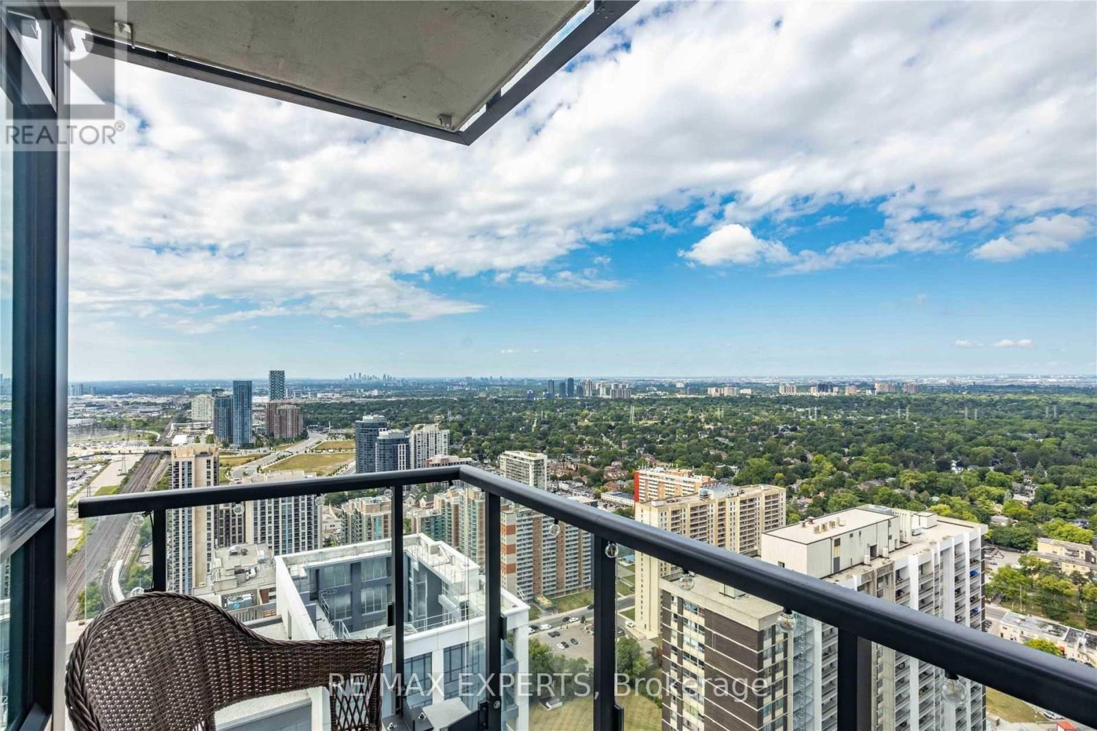 4402 - 7 Mabelle Avenue, Toronto, Ontario  M9A 4X7 - Photo 14 - W12940360