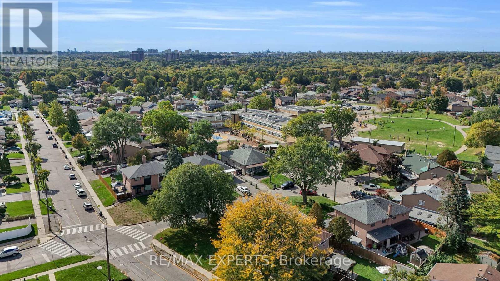 75 St Lucie Drive, Toronto, Ontario  M9M 1T1 - Photo 32 - W12940390