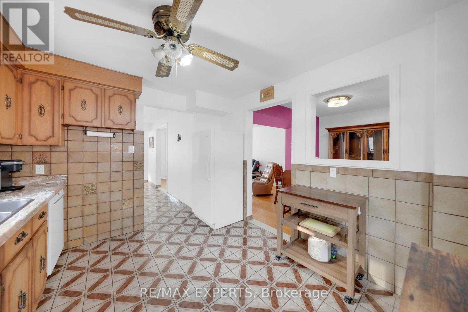 75 St Lucie Drive, Toronto, Ontario  M9M 1T1 - Photo 9 - W12940390