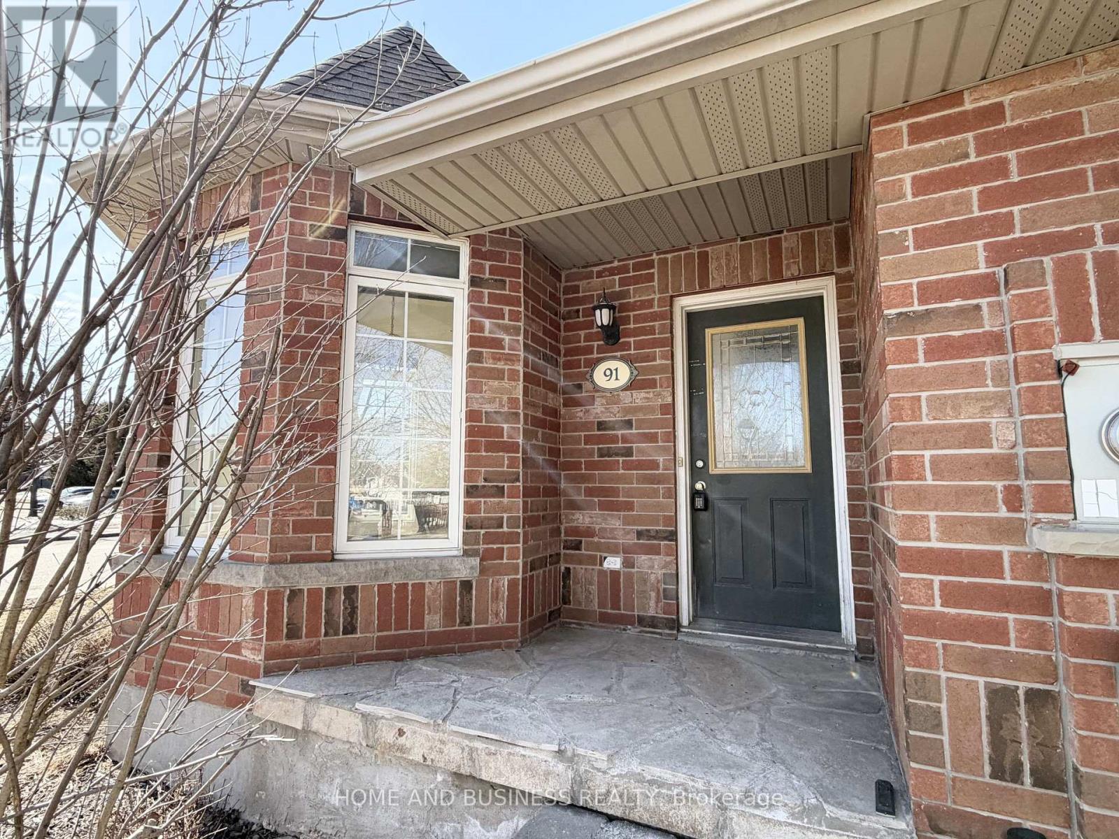 91 Montgomery Boulevard, Orangeville, Ontario  L9W 5H6 - Photo 4 - W12940412