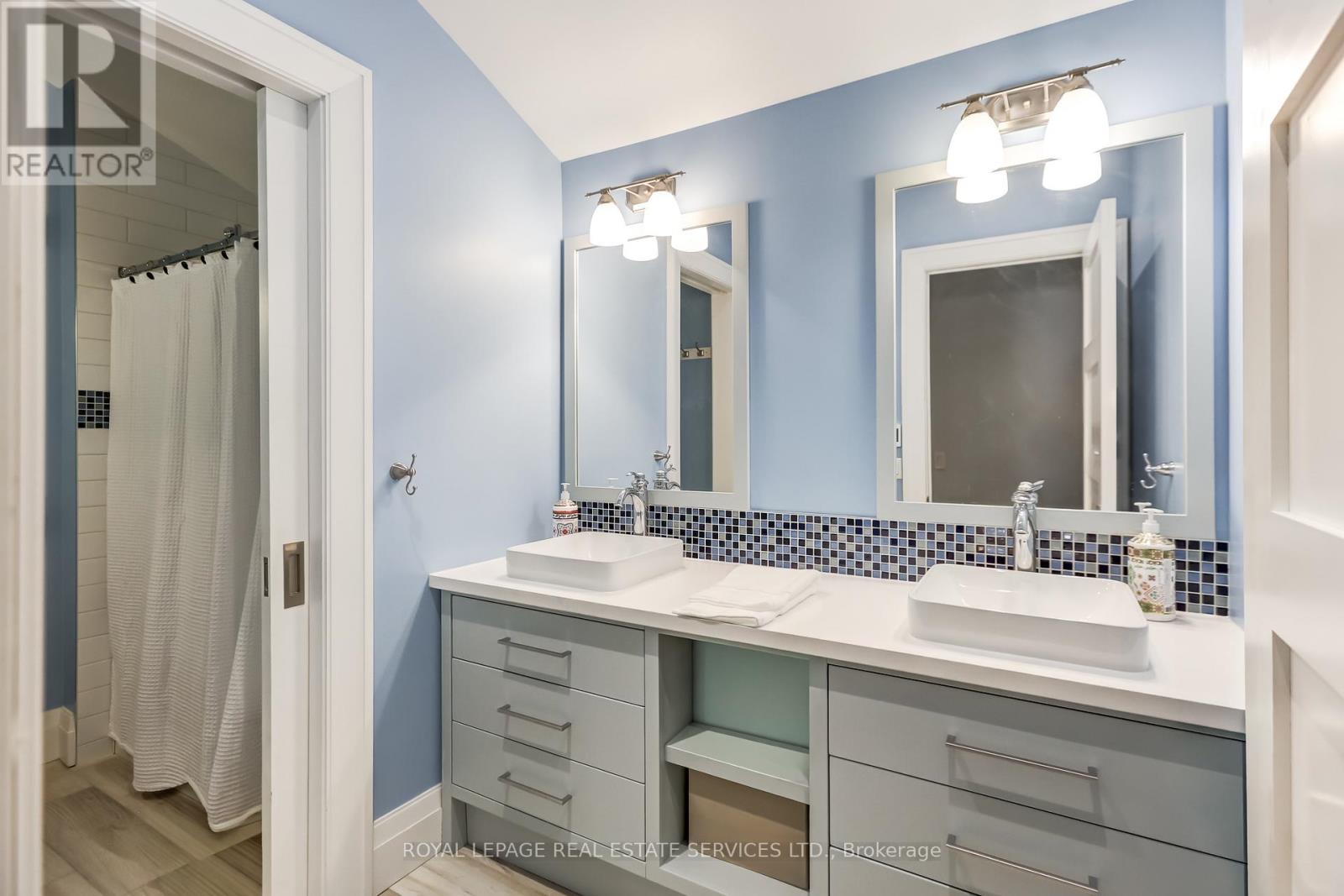 34 Lambeth Road, Toronto, Ontario  M9A 2Y7 - Photo 21 - W12940442