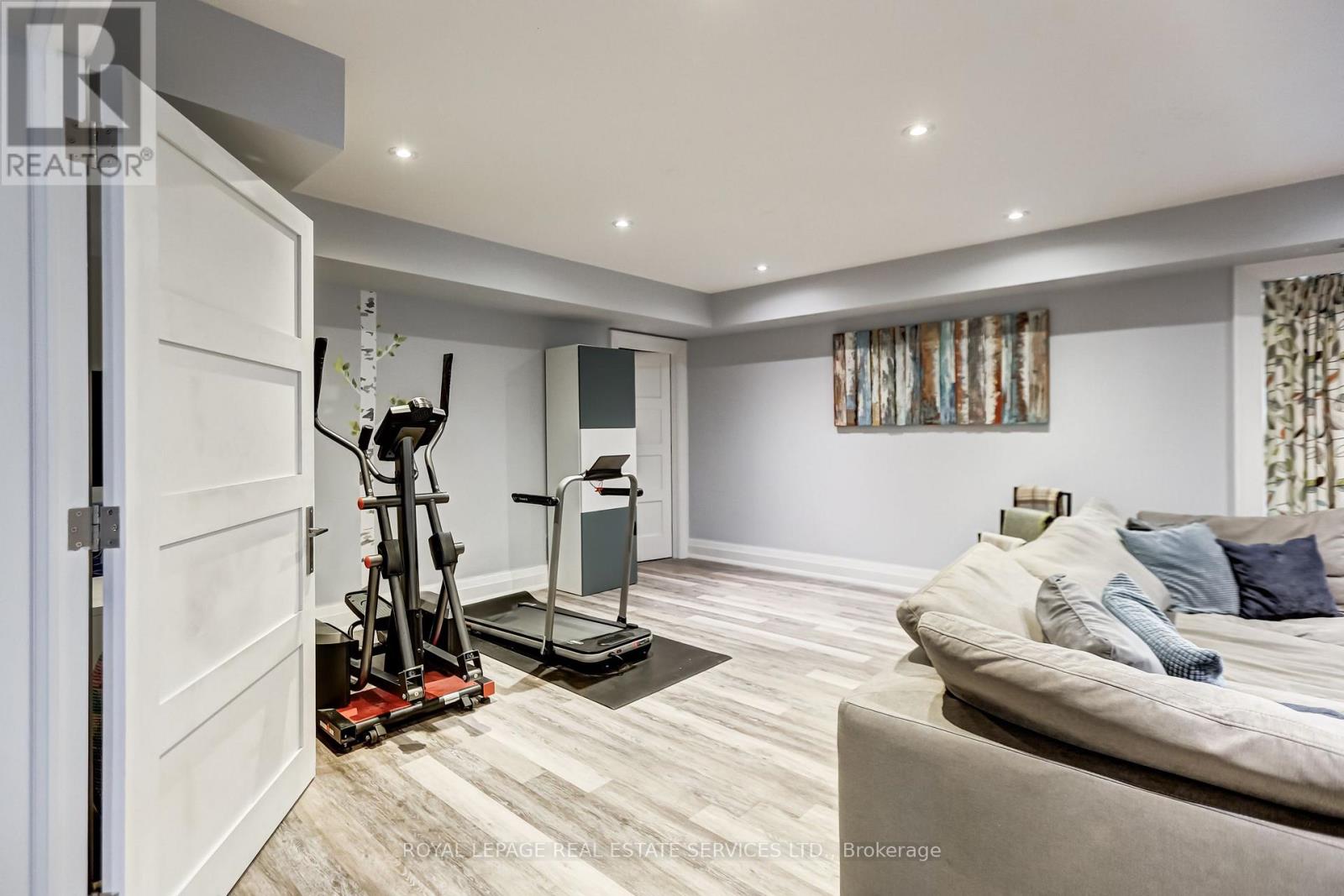 34 Lambeth Road, Toronto, Ontario  M9A 2Y7 - Photo 28 - W12940442