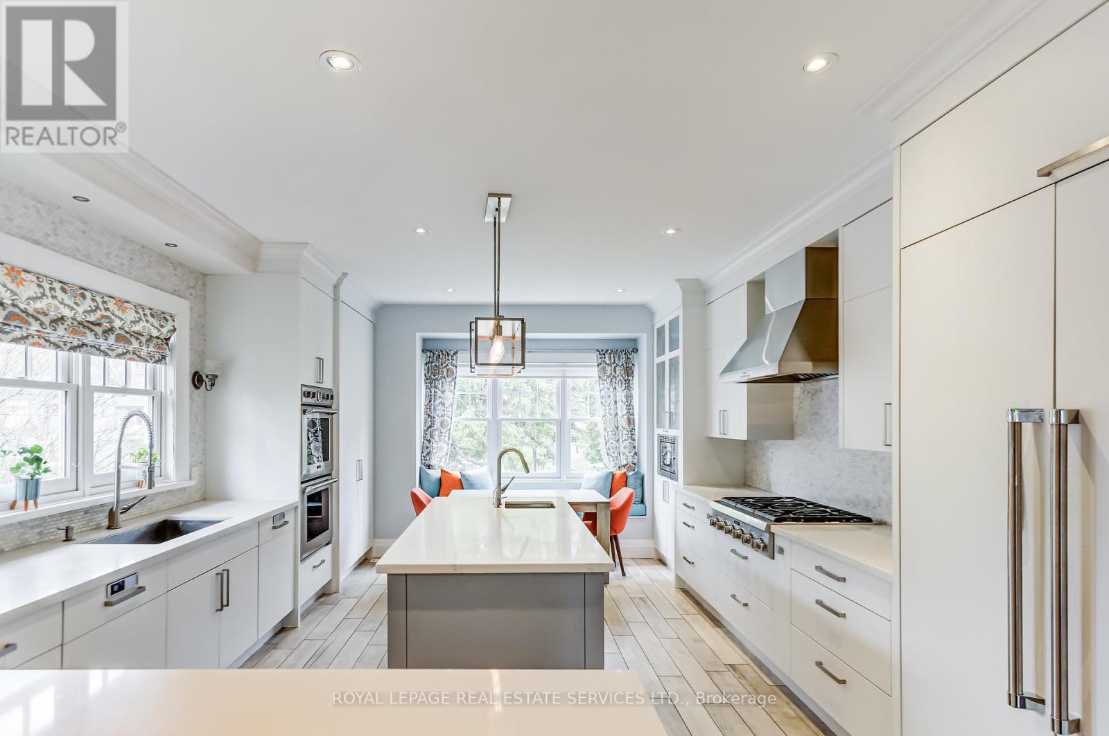 34 Lambeth Road, Toronto, Ontario  M9A 2Y7 - Photo 6 - W12940442