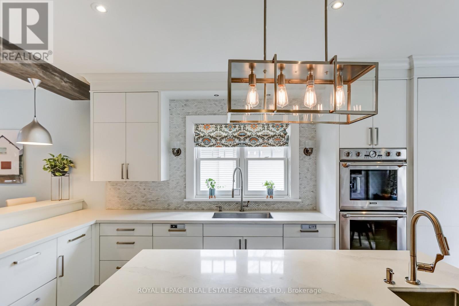 34 Lambeth Road, Toronto, Ontario  M9A 2Y7 - Photo 8 - W12940442