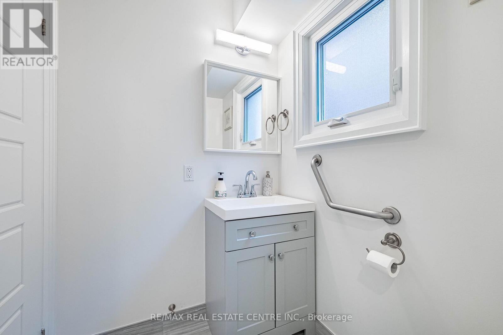 6340 Longspur Road, Mississauga, Ontario  L5N 6G8 - Photo 16 - W12940462