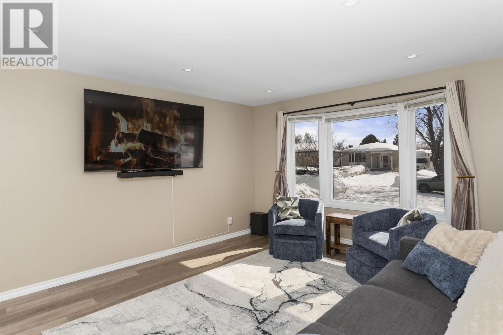 153 Fairbank Cres, Thunder Bay, Ontario  P7B 5M1 - Photo 3 - TB2600567