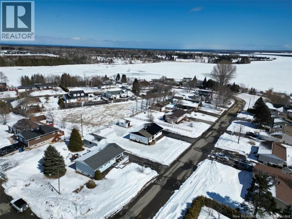 190 Neil, Bathurst, New Brunswick  E2A 3E4 - Photo 2 - NB136036