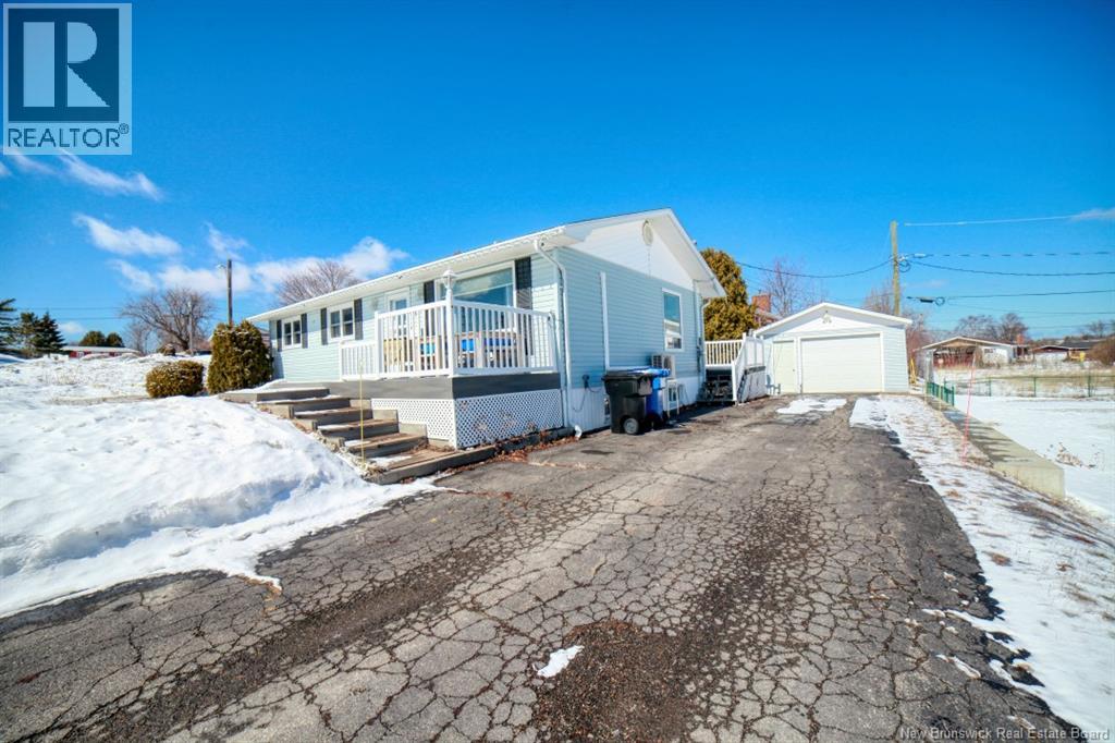 190 Neil, Bathurst, New Brunswick  E2A 3E4 - Photo 4 - NB136036