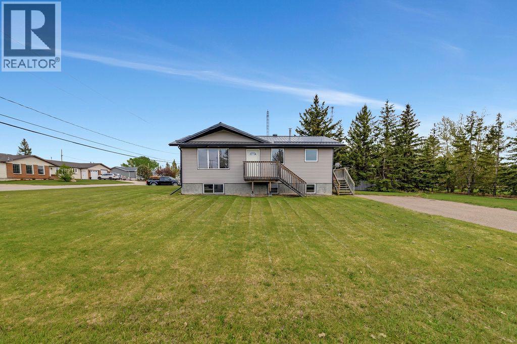 201 3 Avenue E, Neilburg, Saskatchewan  S0M 2C0 - Photo 2 - A2221876