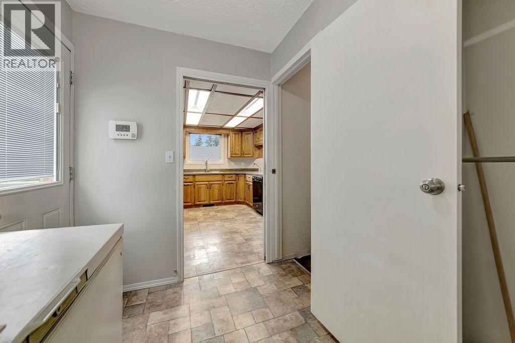 201 3 Avenue E, Neilburg, Saskatchewan  S0M 2C0 - Photo 16 - A2221876