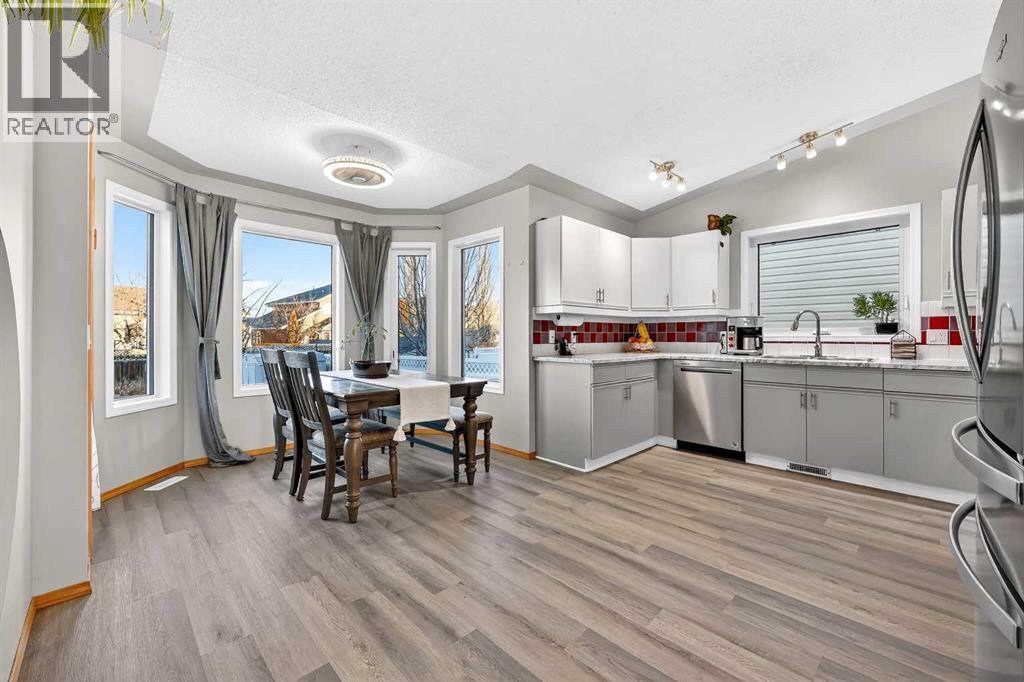 1336 Meadowbrook Drive SE, Airdrie, Alberta  T4A 2B3 - Photo 9 - A2279536