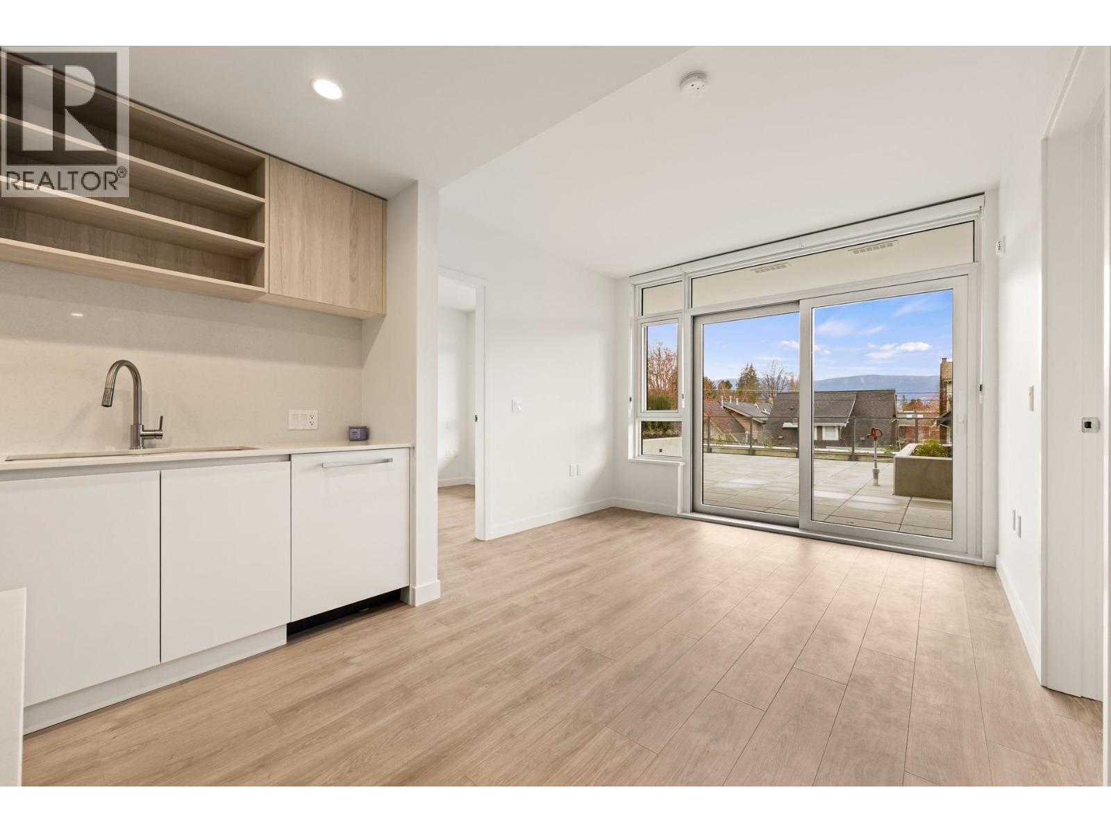 220 1981 Macdonald Street, Vancouver, British Columbia  V6K 0H9 - Photo 10 - R3098910