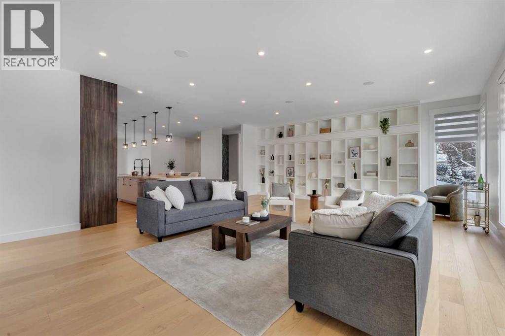 30 Roselawn Crescent Nw, Calgary, Alberta  T2K 1K6 - Photo 14 - A2296751