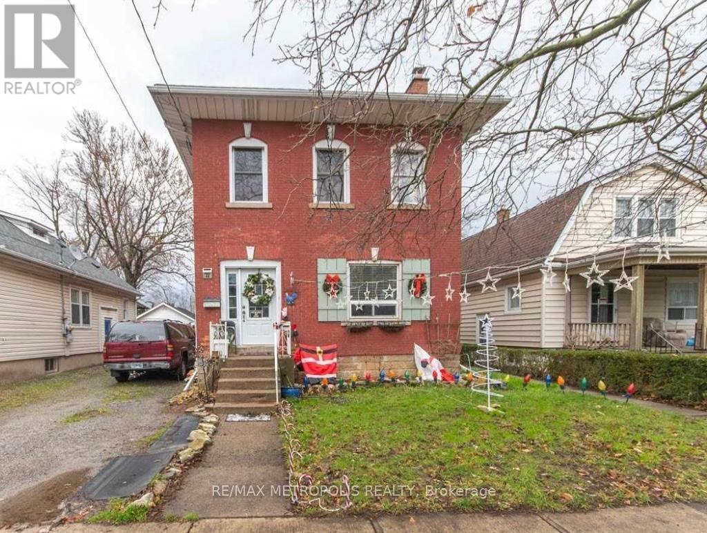 2 - 22 Haynes Avenue, St. Catharines, Ontario  L2R 3Z1 - Photo 2 - X12940296