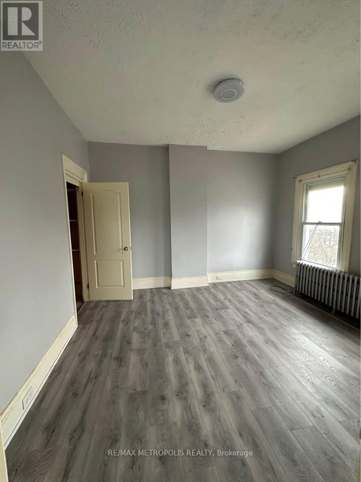 2 - 22 Haynes Avenue, St. Catharines, Ontario  L2R 3Z1 - Photo 3 - X12940296