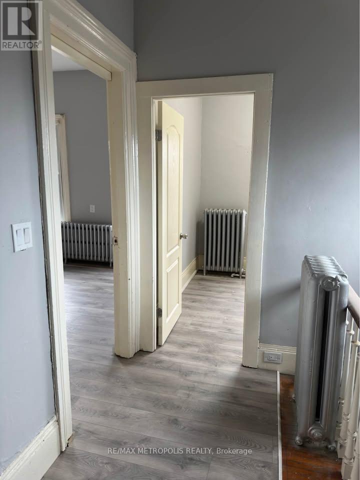 2 - 22 Haynes Avenue, St. Catharines, Ontario  L2R 3Z1 - Photo 4 - X12940296