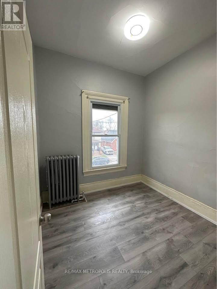 2 - 22 Haynes Avenue, St. Catharines, Ontario  L2R 3Z1 - Photo 7 - X12940296