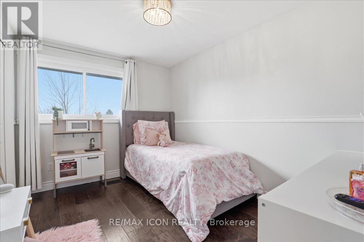 112 White Oak Place, Waterloo, Ontario  N2V 1B2 - Photo 23 - X12940322