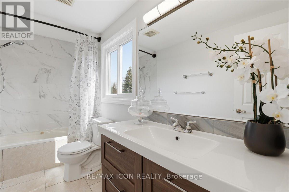 112 White Oak Place, Waterloo, Ontario  N2V 1B2 - Photo 25 - X12940322