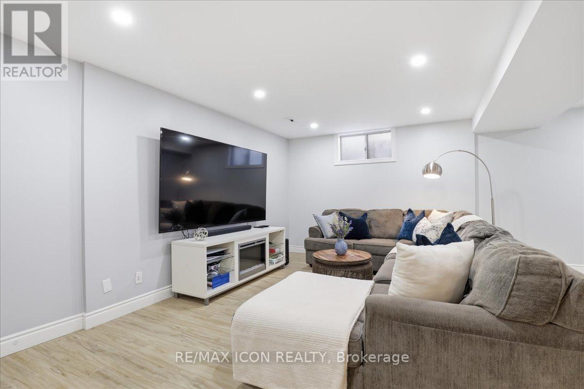 112 White Oak Place, Waterloo, Ontario  N2V 1B2 - Photo 29 - X12940322