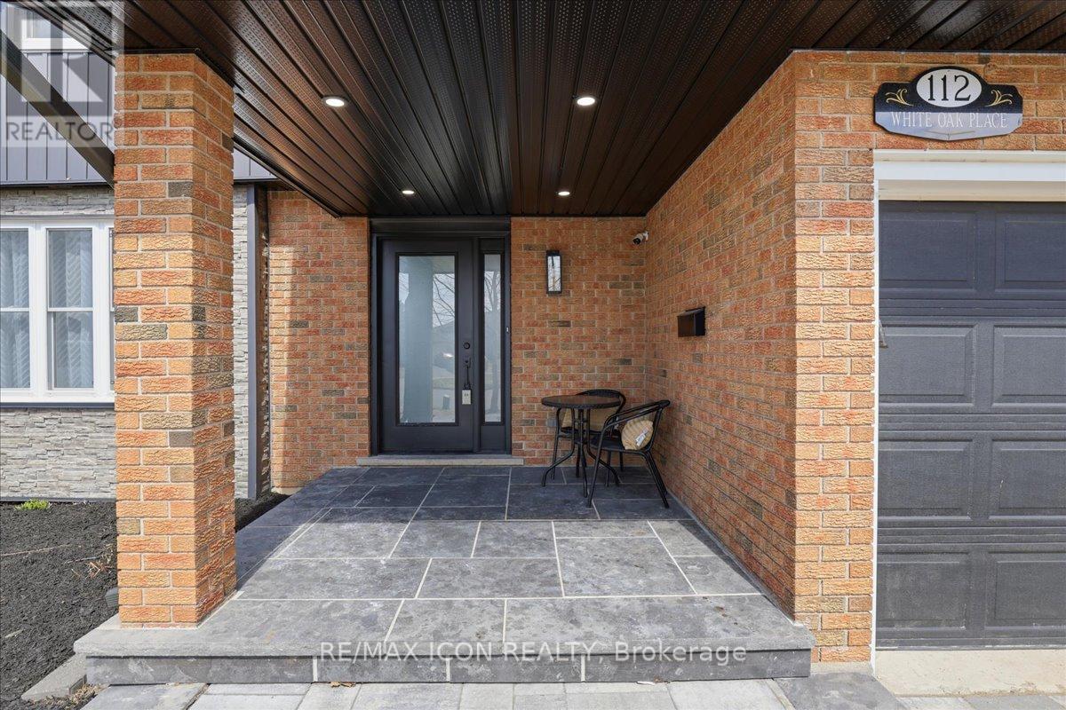 112 White Oak Place, Waterloo, Ontario  N2V 1B2 - Photo 3 - X12940322