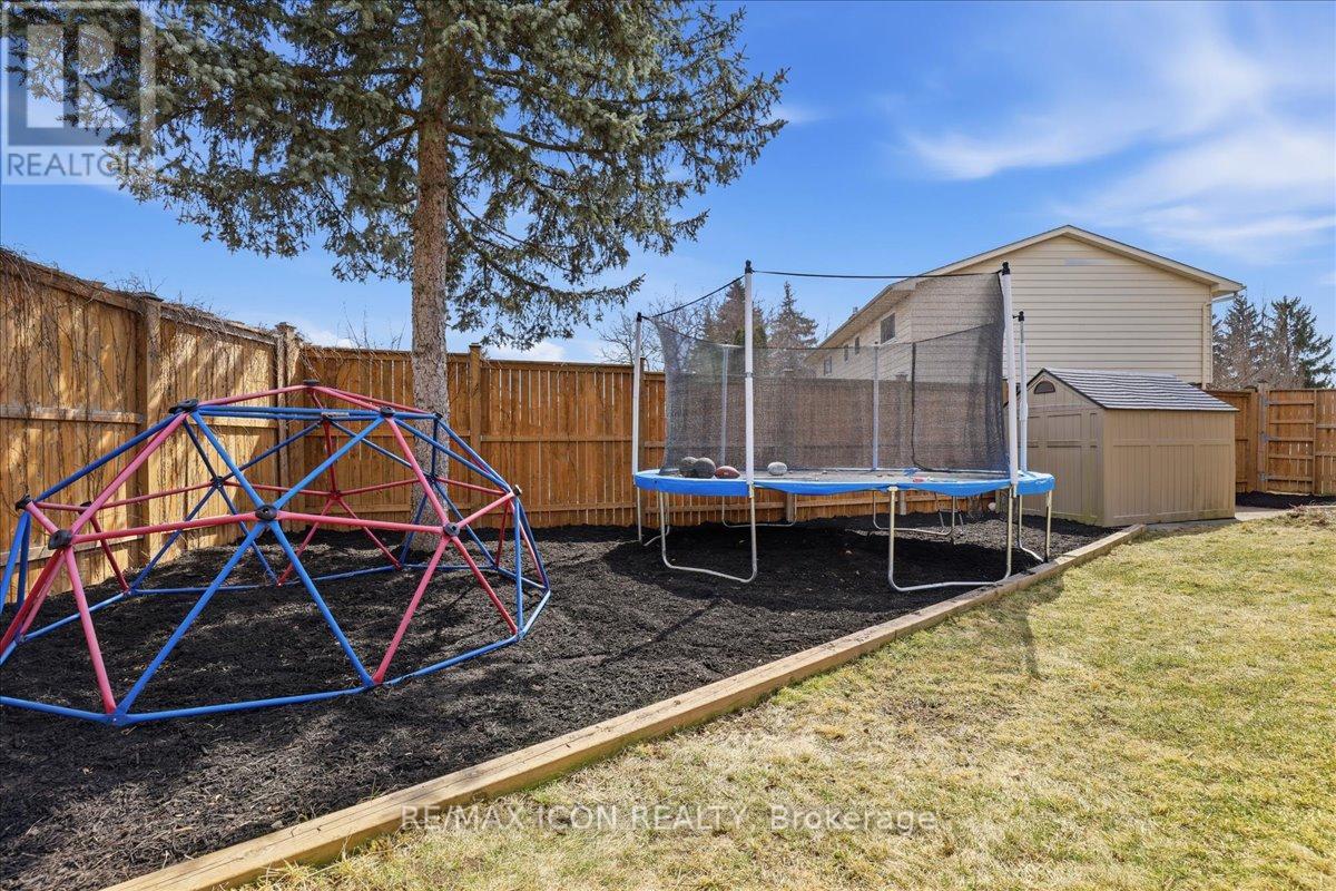 112 White Oak Place, Waterloo, Ontario  N2V 1B2 - Photo 35 - X12940322