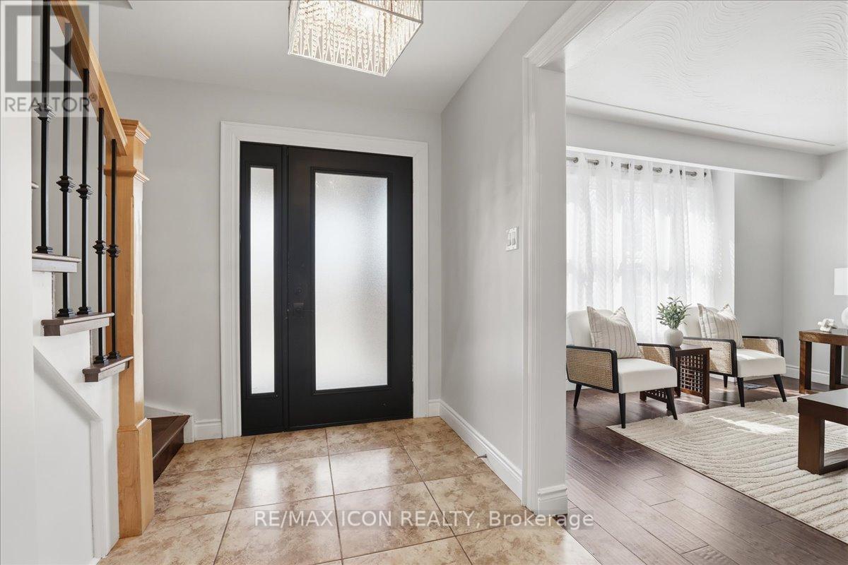 112 White Oak Place, Waterloo, Ontario  N2V 1B2 - Photo 5 - X12940322