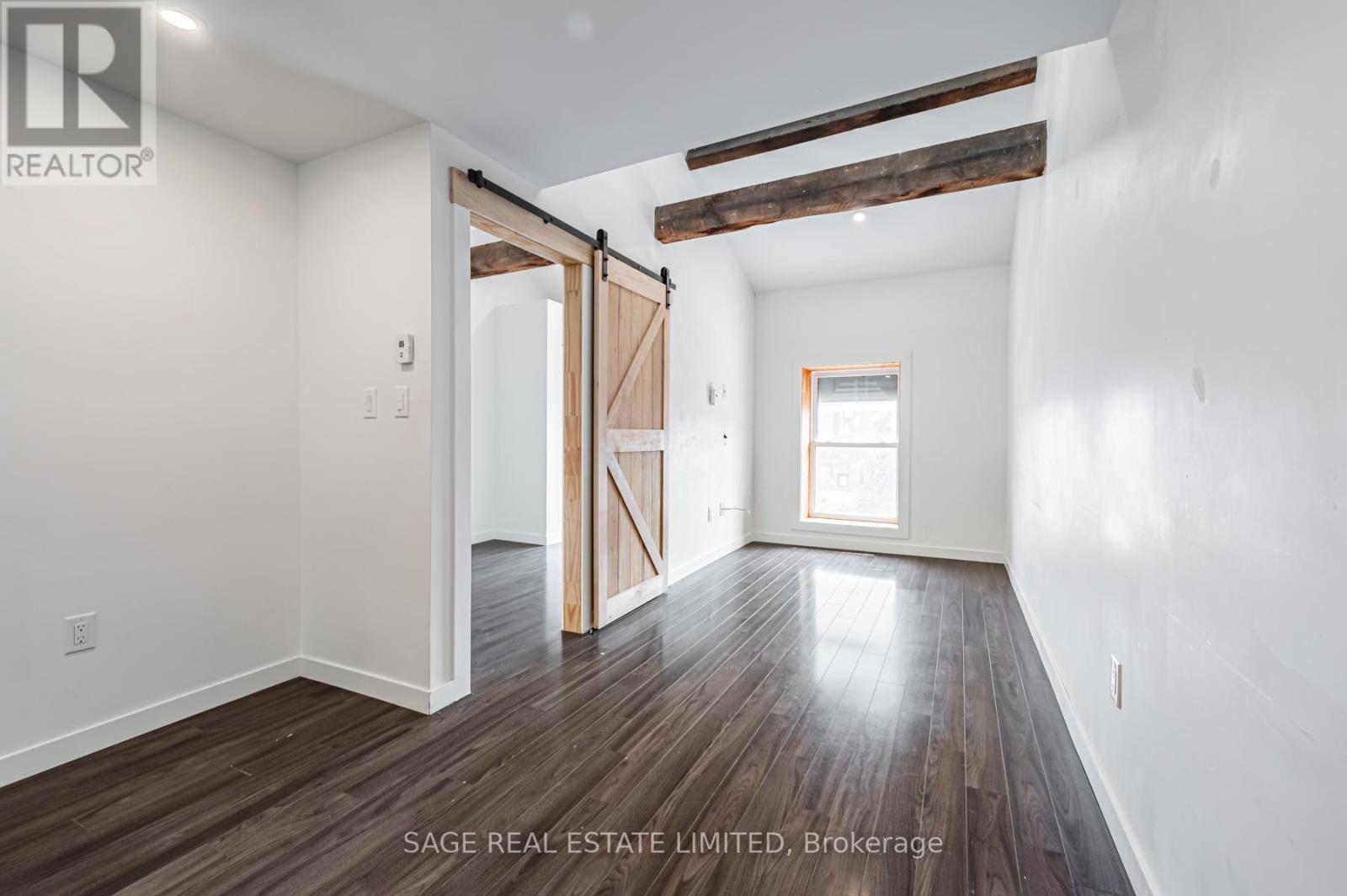 3 - 14 Cross Street, Hamilton, Ontario  L9H 2R4 - Photo 1 - X12940324