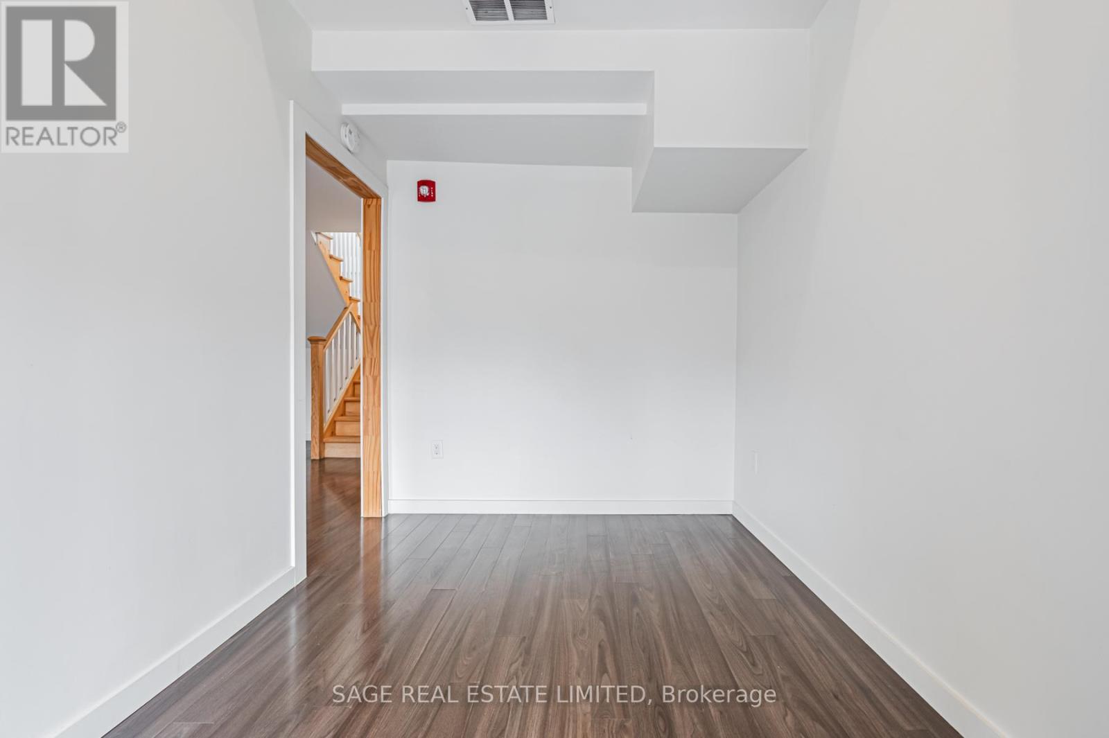 3 - 14 Cross Street, Hamilton, Ontario  L9H 2R4 - Photo 16 - X12940324