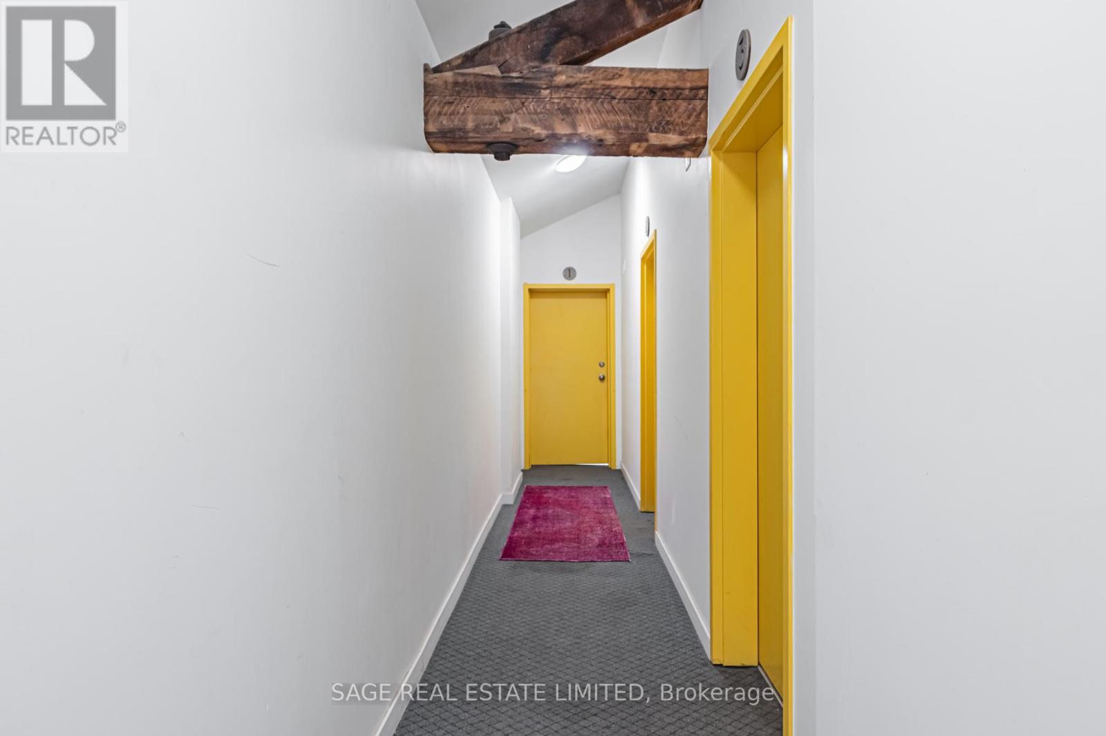 3 - 14 Cross Street, Hamilton, Ontario  L9H 2R4 - Photo 2 - X12940324