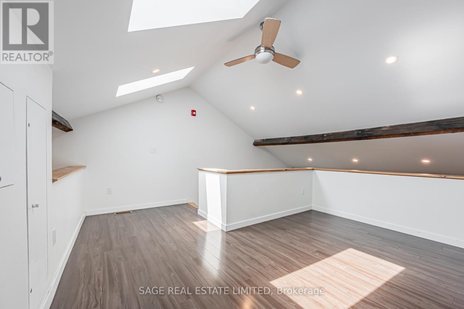 3 - 14 Cross Street, Hamilton, Ontario  L9H 2R4 - Photo 21 - X12940324