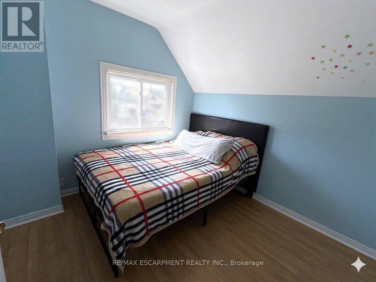 54 Edinburgh Avenue, Hamilton, Ontario  L8H 2C5 - Photo 15 - X12940330