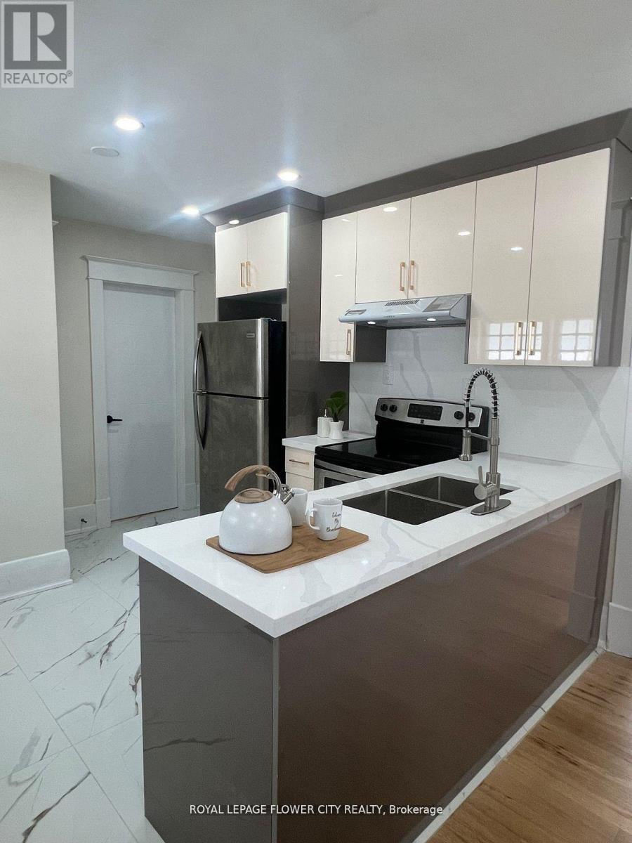 346 Wharncliffe Road, London South, Ontario  N6J 2L8 - Photo 7 - X12940374