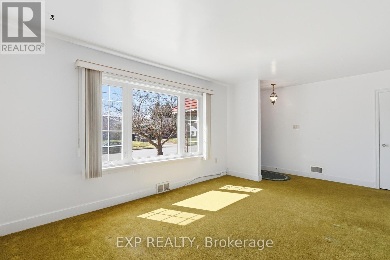 5893 Carman Street, Niagara Falls, Ontario  L2J 1S2 - Photo 10 - X12940386