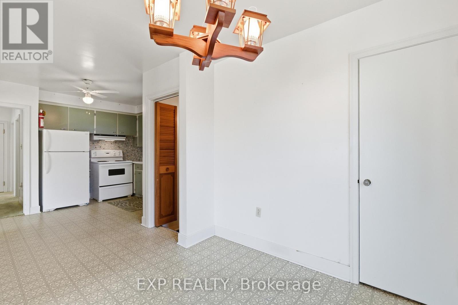 5893 Carman Street, Niagara Falls, Ontario  L2J 1S2 - Photo 13 - X12940386