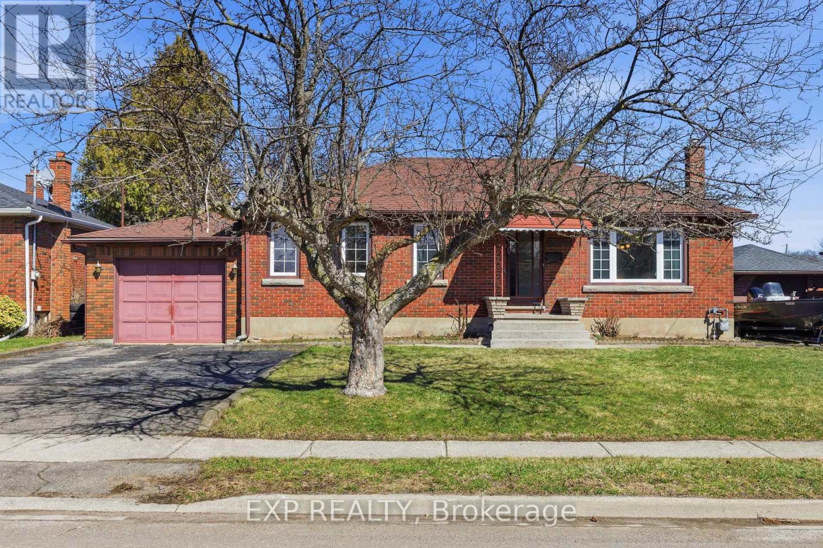 5893 Carman Street, Niagara Falls, Ontario  L2J 1S2 - Photo 3 - X12940386