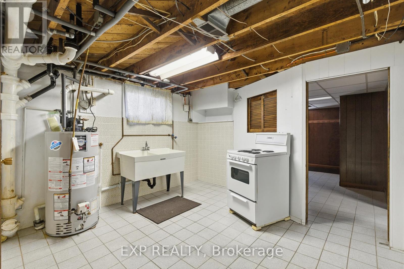 5893 Carman Street, Niagara Falls, Ontario  L2J 1S2 - Photo 35 - X12940386