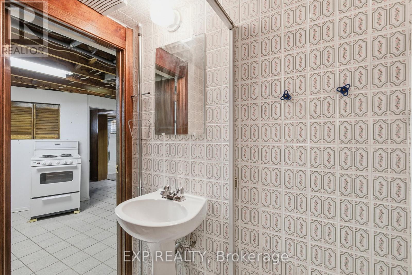 5893 Carman Street, Niagara Falls, Ontario  L2J 1S2 - Photo 37 - X12940386