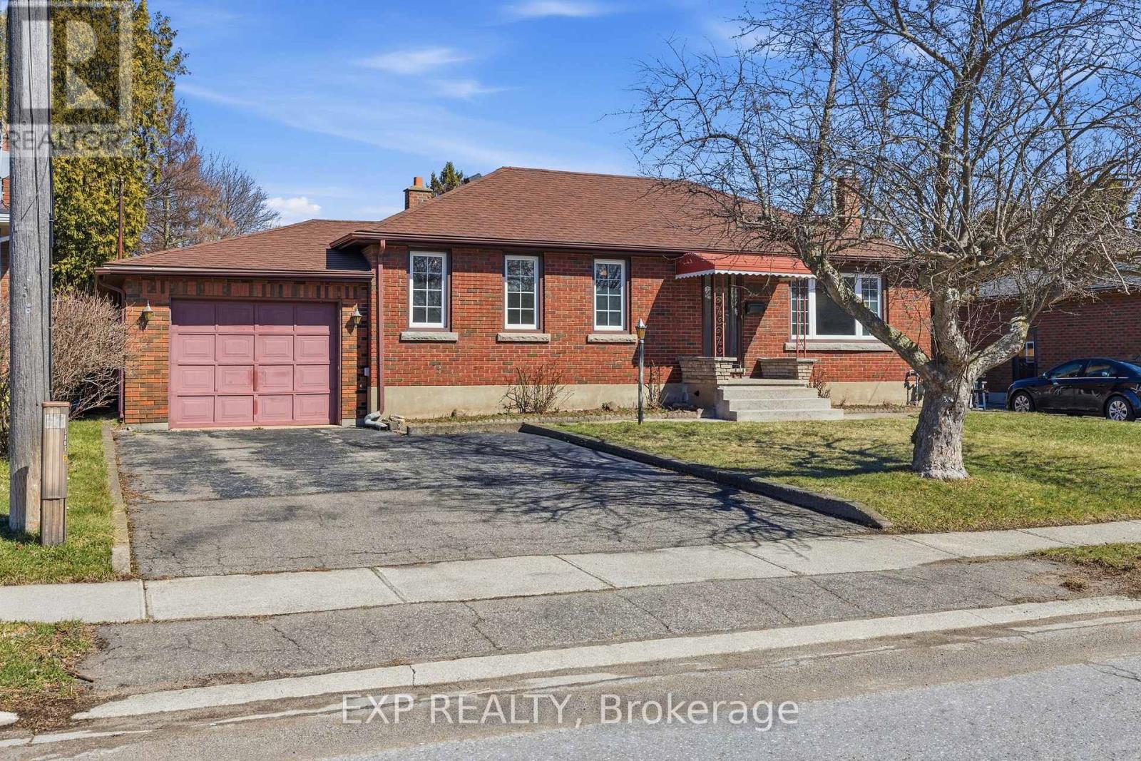 5893 Carman Street, Niagara Falls, Ontario  L2J 1S2 - Photo 4 - X12940386