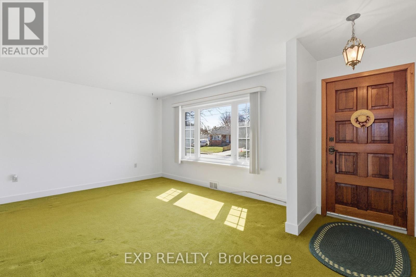 5893 Carman Street, Niagara Falls, Ontario  L2J 1S2 - Photo 7 - X12940386