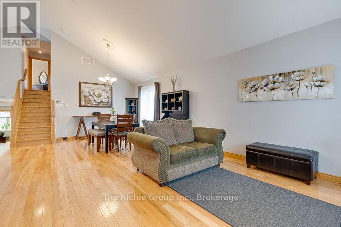 624 Cedar Street W, Shelburne, Ontario  L9V 2W6 - Photo 5 - X12940404